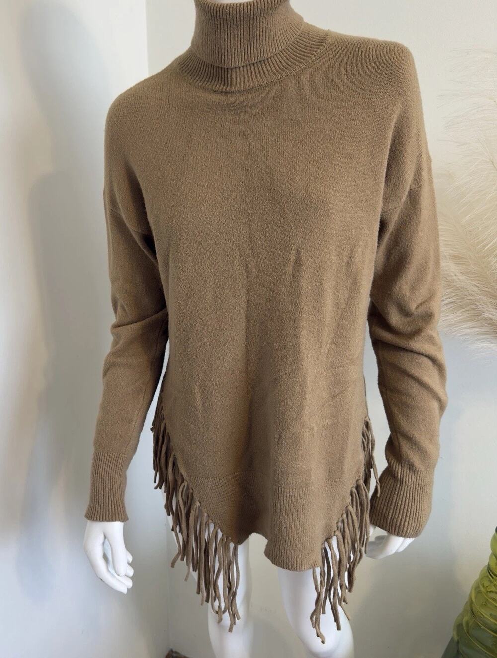 Stella + Lorenzo Women’s Sweater Fringe Hem Turtleneck Tan Boho Knit Size S